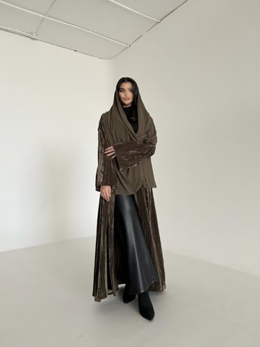 عباية مخمل زيتي مكسر قصة كلوش