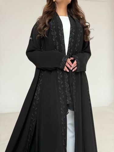 عباية كريب اسود مطرز اسود