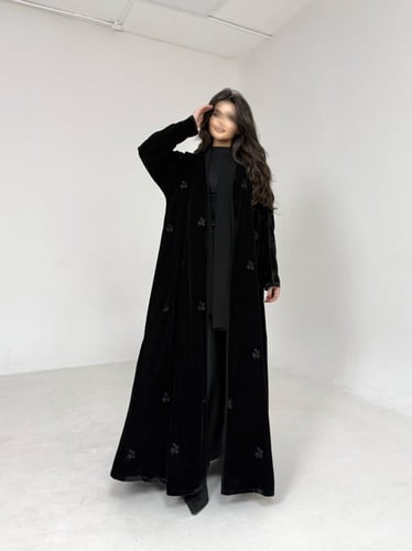 عباية مخمل اسود مطرز اسود