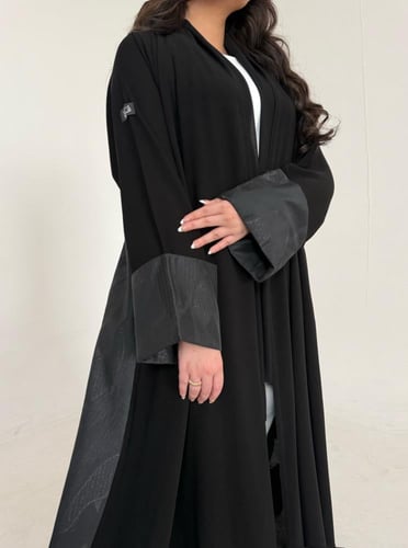 عباية كريب اسود مع لنن زري
