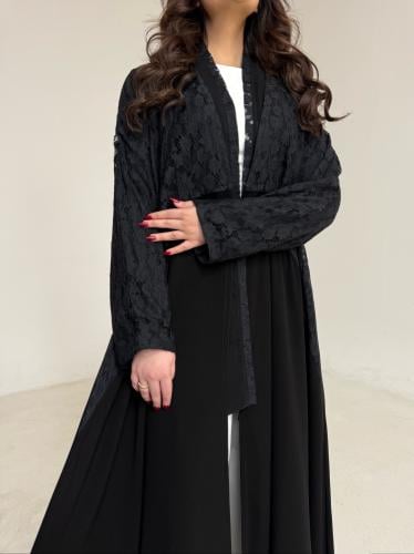 عباية كريب اسود مع دانتيل