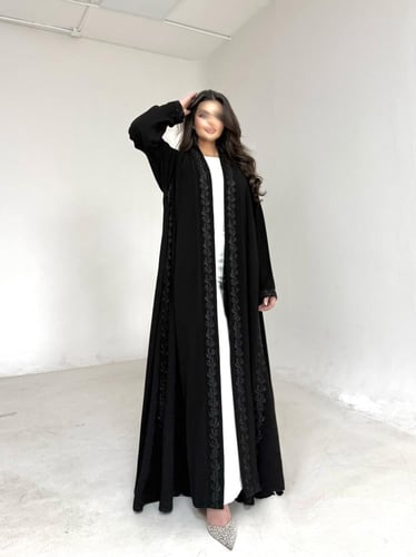 عباية كريب اسود مطرز اسود