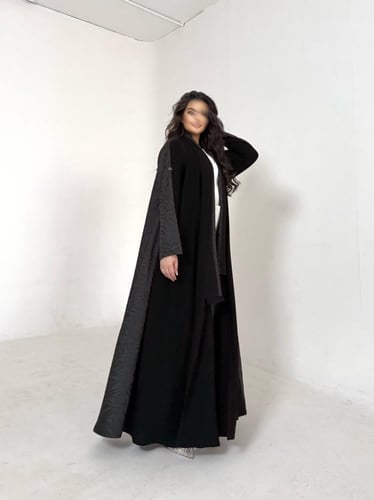 عباية كريب اسود مع تفته ايطالي