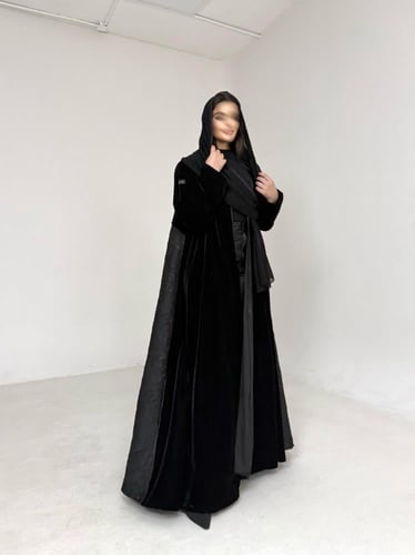 عباية مخمل اسود مع تفته زري