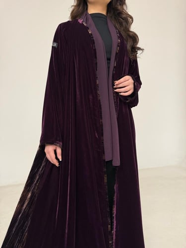 عباية مخمل بنفسجي مع مخمل مكسر