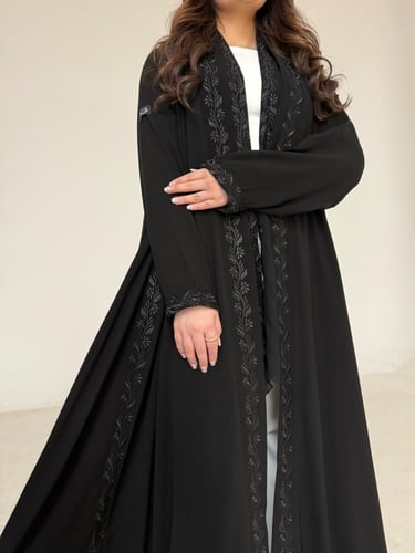 عباية كريب اسود مطرز اسود