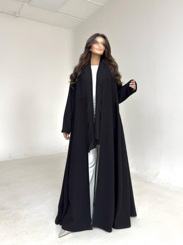 عباية كريب اسود مع جاكار مخطط