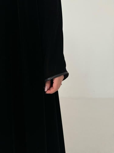 مخمل تحديد جلد أسود قصة كلوش