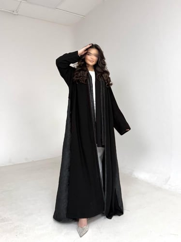 عباية كريب اسود مع تفته من الخلف