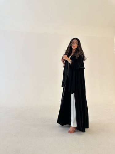 عباية كريب أسود قصة كلوش