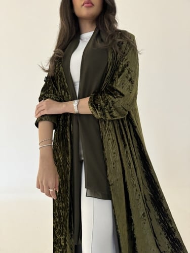 عباية مخمل زيتي مبطن قصة كلوش