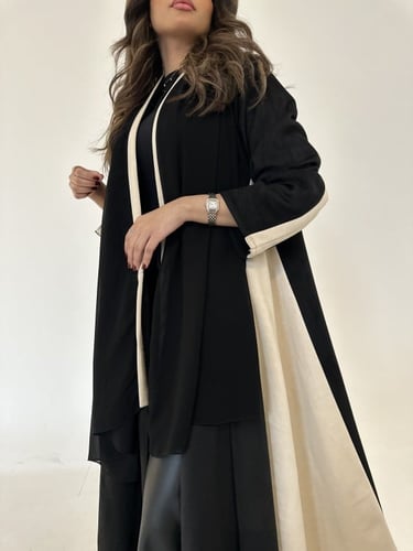 عباية شامواة اسود وبيج قصة كلوش