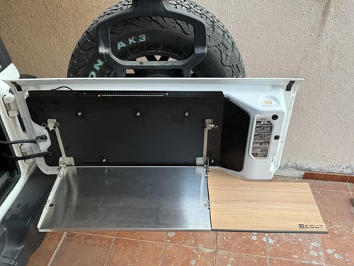 طاولة باب الشنطه (ادفانس) - رانجلر جي ال