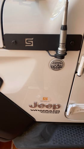 قاعدة انتل راديو لاسلكي (يسار) - رانجر جي ال