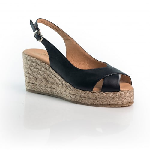 صندل بيناز أسود جلد متقاطع من الأمام