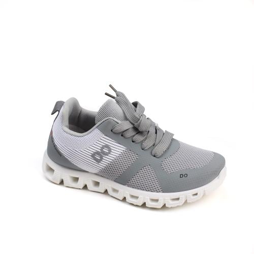 حذاء رياضي لون رمادي