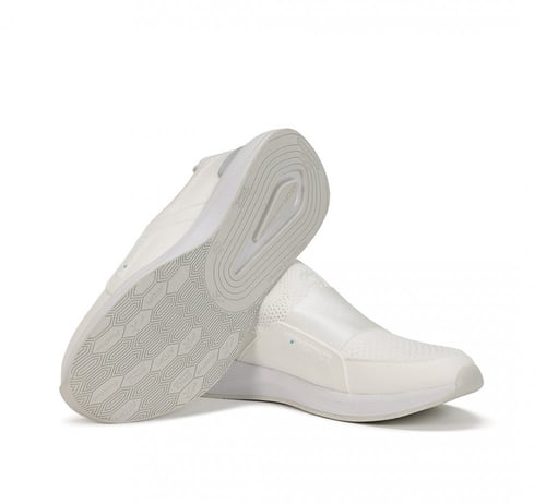 حذاء سهل الإرتداء أبيض فلوتشس