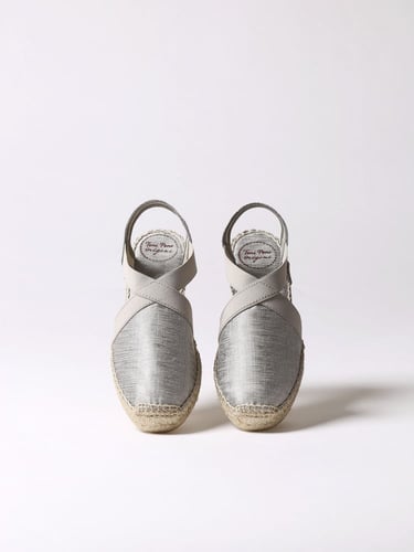 VIC - صندل فضي