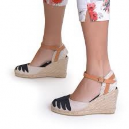 صندل ويدج بيج بخطوط سوداء