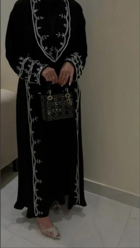 عبايه شك يدوي فخمه