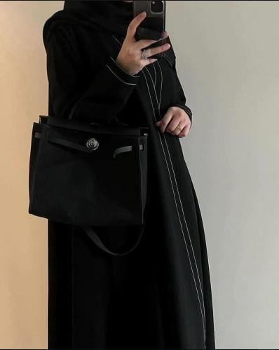 عبايه عمليه بقماش كريب+ طرحه