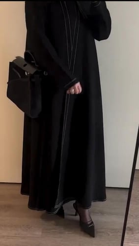 عبايه عمليه بقماش كريب+ طرحه