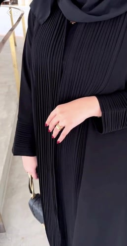 عبايه عمليه ساده فخمه