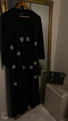 عباية شك خرز فضي ويمكن تغيير للاسود
