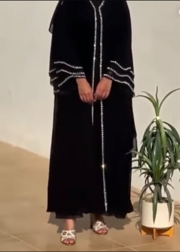 عبايه دبل شيفون + خرز شك يدوي ع الاكمام واطراف الع...