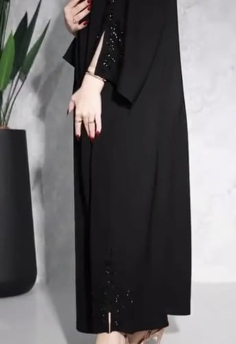 عباية شك يدوي ع الكم واسفل العبايه