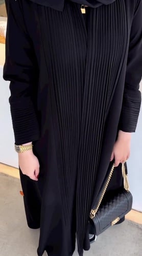 عبايه عمليه ساده فخمه