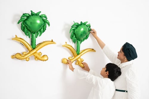 مجموعة بالونات سيفين ونخلة