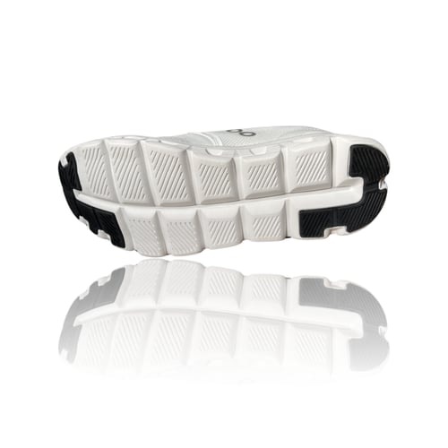 حذاء سبورت أبيض