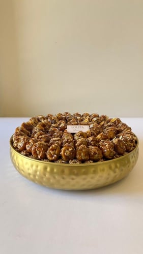 صينية كلاسيك تمر محشي Classic stuffed dates