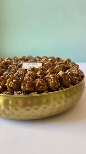 صينية كلاسيك تمر محشي Classic stuffed dates