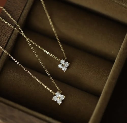 تنسيق هديه اسواره مع قلادة