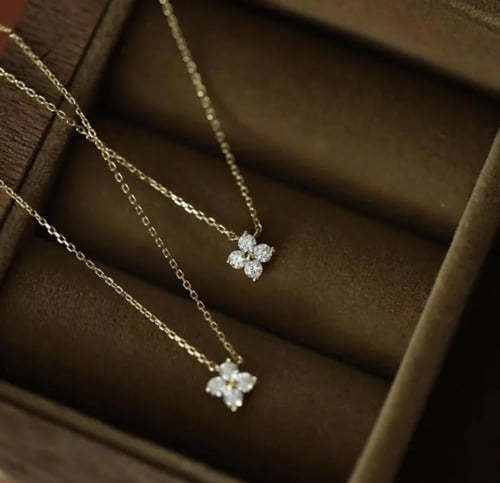 تنسيق هديه اسواره مع قلادة