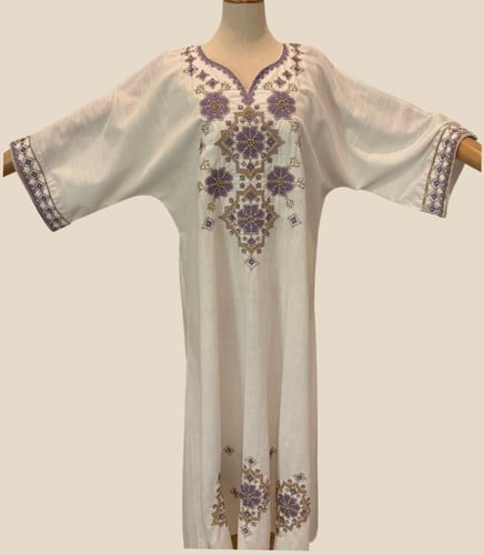 جلابية لينن تطريز يدوي