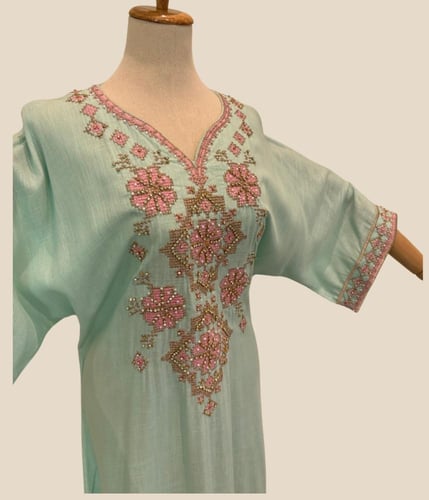 جلابية لينن تطريز يدوي