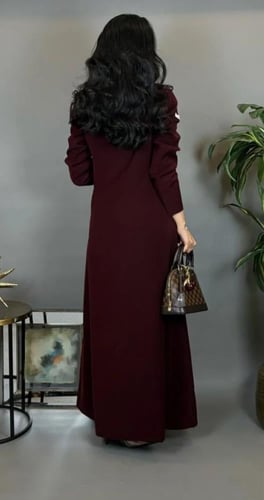 عبايه بليزر بقماش ناعم مع طرحه من نفس اللون