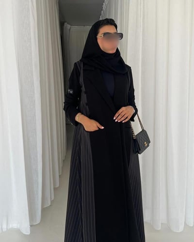 عبايه بليزر اسود ورمادي مع بطانه