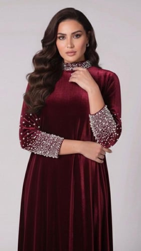 جلابيه بشك اللولو علي اليدين والرقبه بقماش مخمل كو...