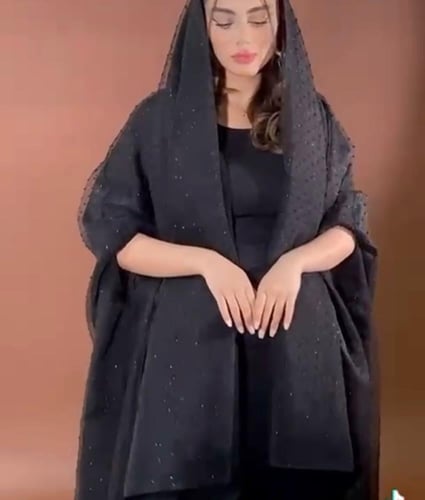 عبايه تول لامع مع طرحه من نفس الخامه