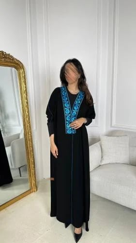 عباية كريب ملكي مع كلفة واكمام استرتش