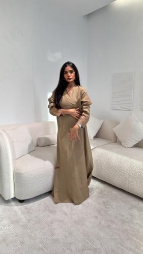 Abaya Linen beige from the front with beige from the back with shine