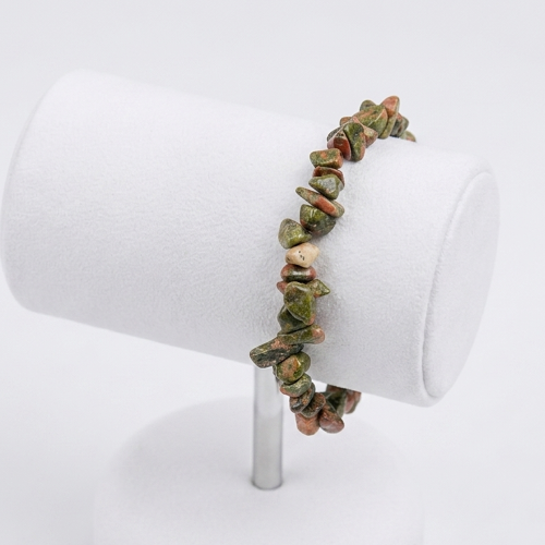 Bracelet of natural stones