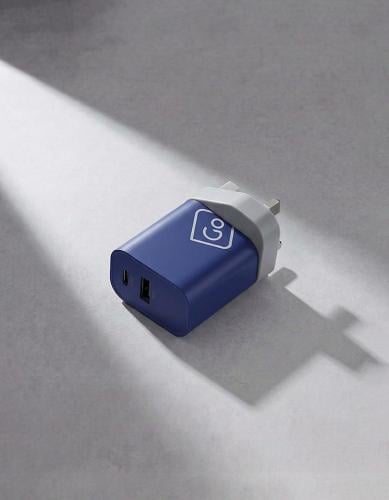 شاحن جو العالمي بمنفذي USB A وUSB C محول سفر ثنائي...