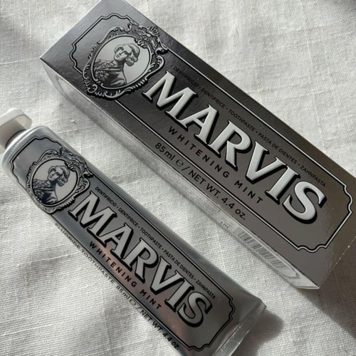 مارفيس معجون الأسنان المبيض بالنعناع الأصلي