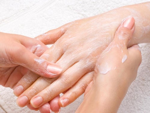 سوما مقشر للبشرة 500جرام بنكهة كريمة العسل الحلوة