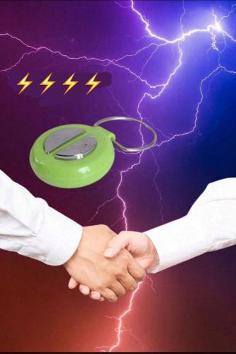 مقلب الكهرب باليد